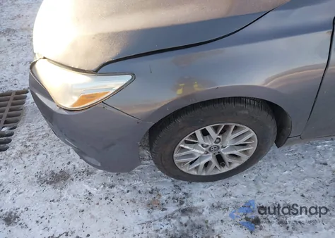 2016 Toyota Camry Le z USA, uszkodzony, nr VIN 4T4BF1FK7GR577182